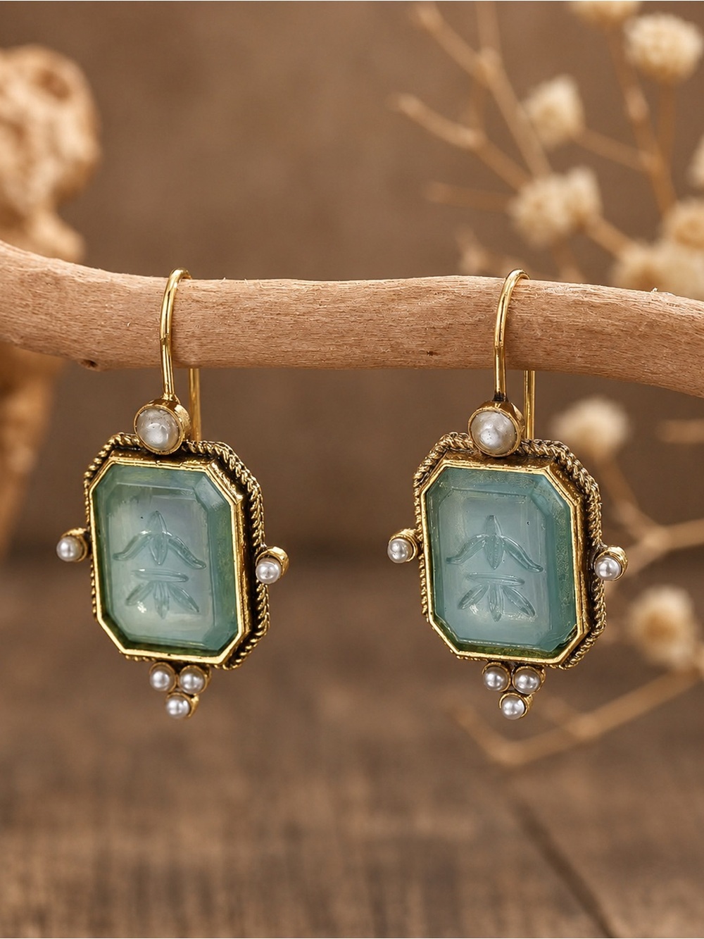 Gold Vintage and Pearl Drop elegant Earrings